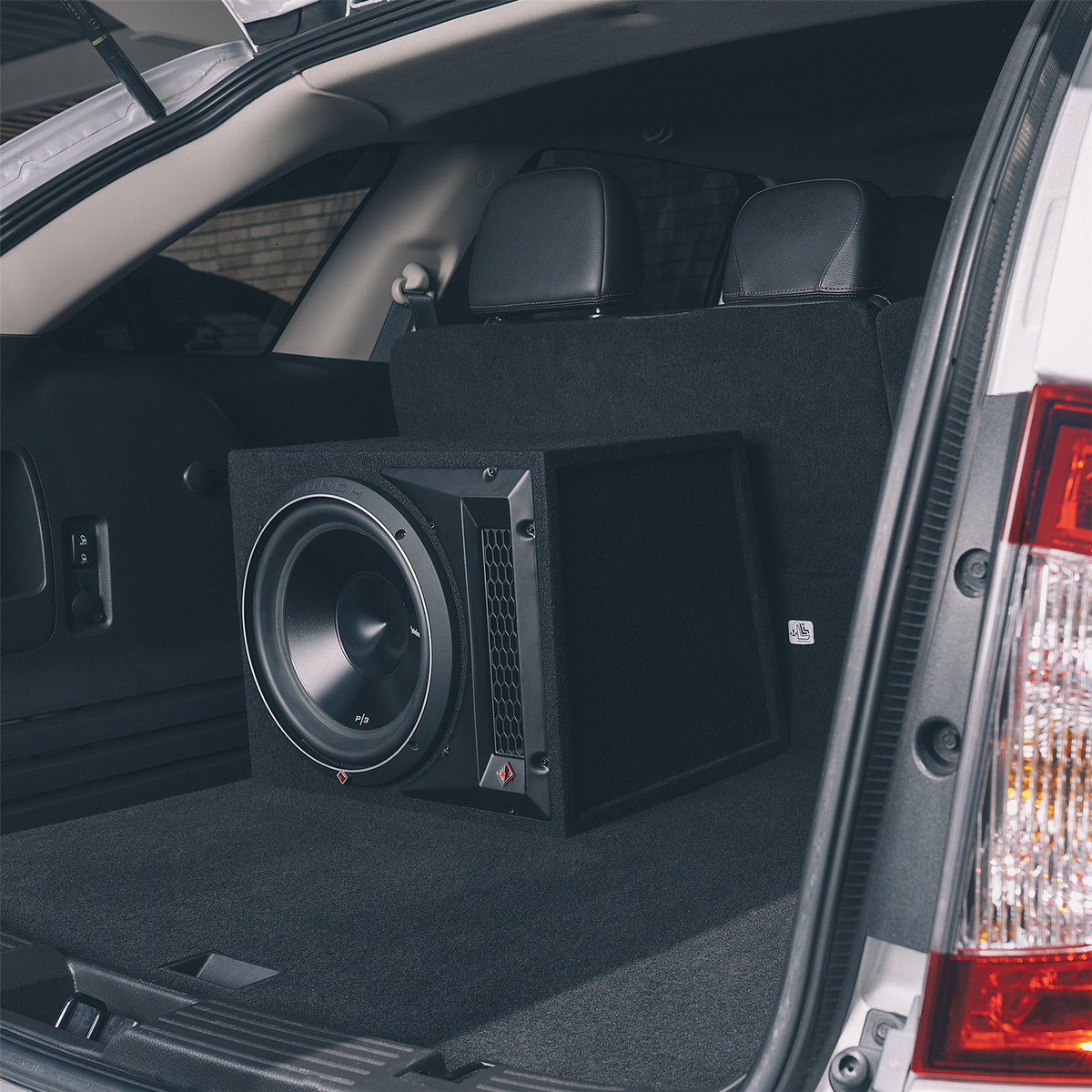 Rockford Fosgate P3-1X12 Punch Single Vented Pre Loaded Subwoofer Enclosure