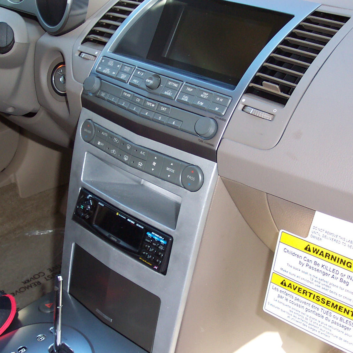 Metra 99-7404 installed dash example