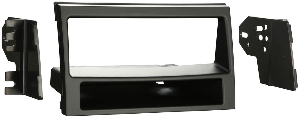 Metra 99-7337B dash kit and mounting components